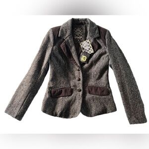 Dollhouse Woman’s blazer